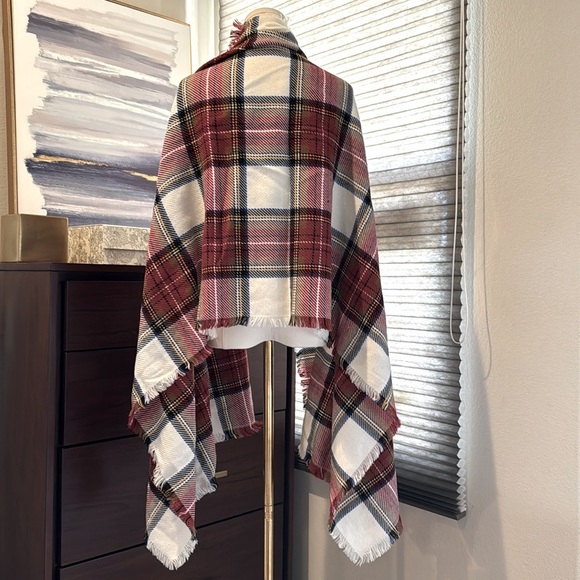 Woman's Merona Red Plaid Scarf/Wrap with fringe detail. - Picture 4 of 6
